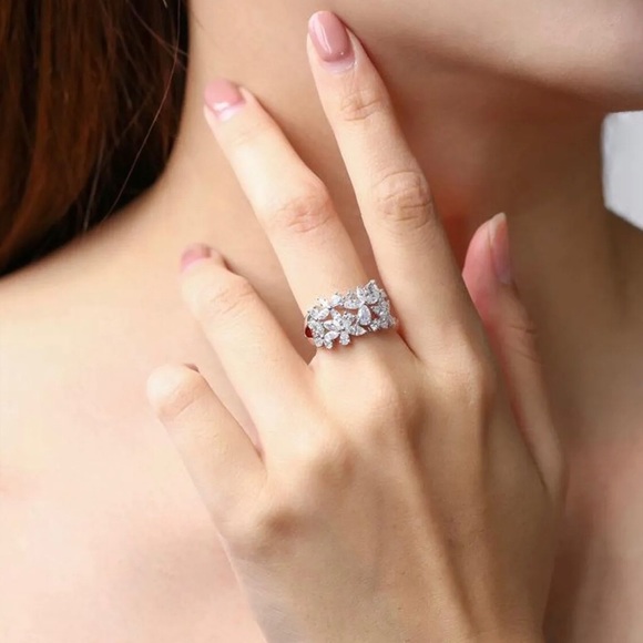 Crystal Flower Petal Ring S925 - Picture 3 of 12